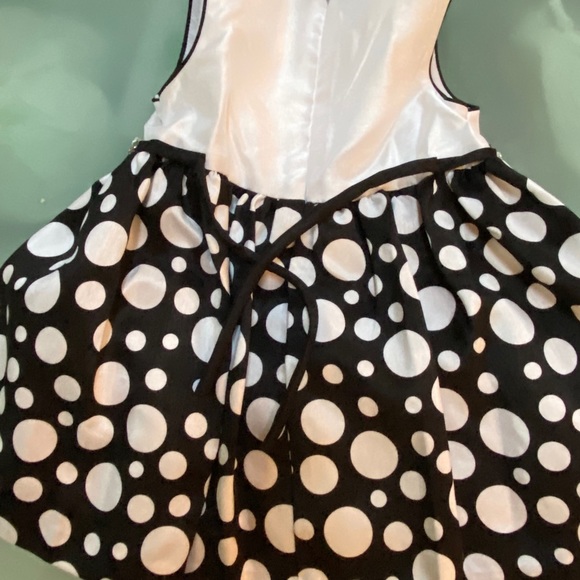 Black & White dress with chain belt and matching undies - Picture 3 of 4